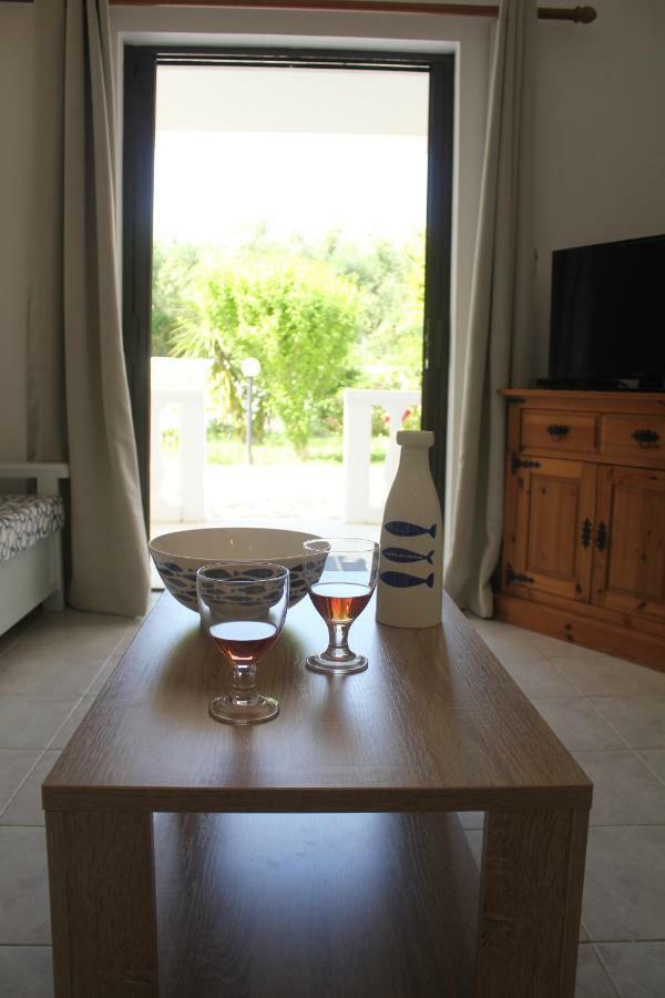 טסיליבי Rodis Studios מראה חיצוני תמונה